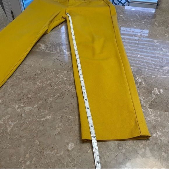 Old Navy pixie mid-rise yellow pants size 6 Regular - Picture 5 of 7